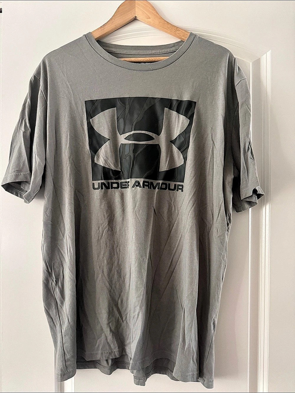 Under Armour Men's Gray Short Sleeve Tee Size XXL